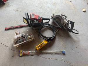 lot 177 image: Homelite Hedge Trimmer, Rotozip Attachments & Pickup Tool