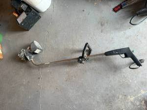 lot 184 image: Mini Edger Baseboard Floor Scrubber