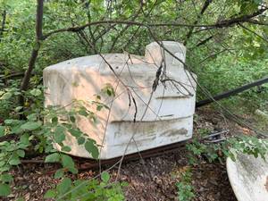 lot 194 image: 300 Gallon Poly Tank