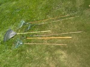 lot 207 image: Rakes & Garden Tools