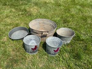 lot 223 image: Galvanized Tub & Pails