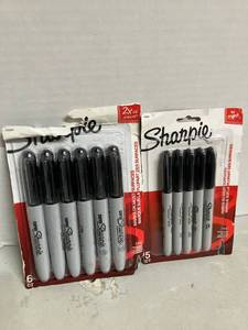 lot 116 image: Sharpie Markers