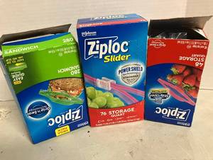 lot 14 image: Ziploc Quart and Sandwich Bags