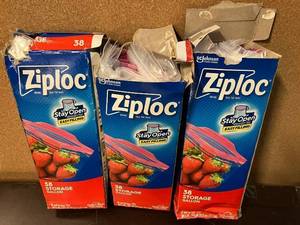 lot 82 image: Ziploc Gallon Bags