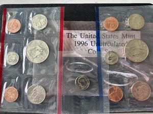 lot 168 image: 1996 P & D Mint Set with 1996-W Roosevelt Dime