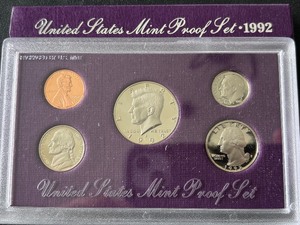 lot 146 image: 1992 Proof Set