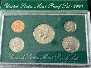 lot 147 image: 1997 Proof Set