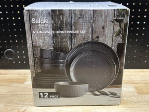 lot 2 image: Stoneware Dinner Set 12 Piece