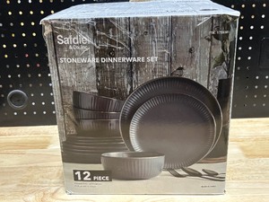 lot 3 image: Stoneware Dinner Set 12 Piece