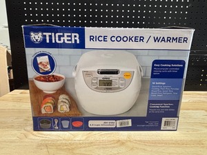 lot 25 image: Rice Cooker