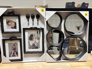 lot 66 image: Home Decor