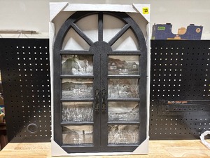 lot 68 image: Home DecorPicture Frames