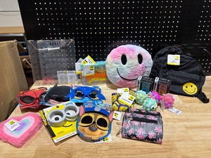 lot 75 image: Assorted Childrens Items