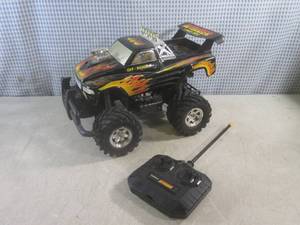lot 176 image: (FS) Radio Shack Intruder 4x4 Remot...