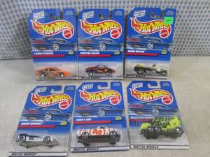lot 182 image: (BSB) Assorted Hot Wheels in Packag...