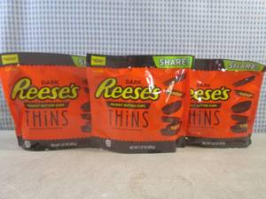 lot 209 image: (B-1) 3 Share Pack Bags Dark Reeses...