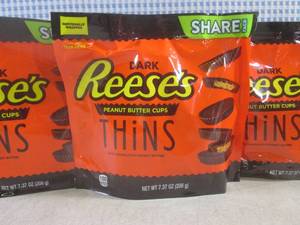 lot 210 image: (B-1) 3 Share Pack Bags Dark Reeses...