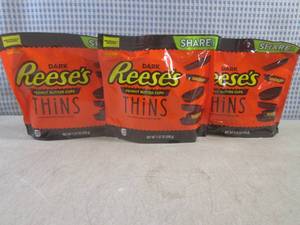 lot 211 image: (B-1) 3 Share Pack Bags Dark Reeses...