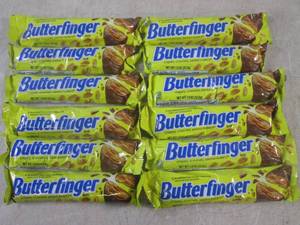 lot 216 image: (B-3) 12 Butterfinger Candy Bars Pa...