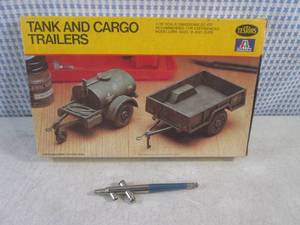 lot 19 image: (EC1) Vintage Testors Tank and Carg...