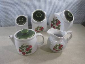 lot 89 image: (EW3) Vintage McCoy 3pc Canisters, ...