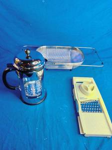 lot 125 image: Lot of 3 Kitchen Items
