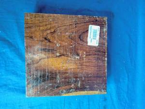lot 136 image: Honduras Rosewood