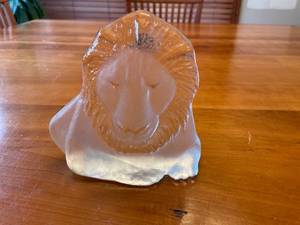lot 11S image: Vintage Viking Handmade Glass Lion Paperweight