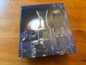 lot 48S image: 5 Piece Susquehanna Glass Company Clipper Pattern Etched Glass Decanter with 4 Matching Glasses