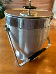 lot 63S image: 1950s Kronex Atomic Aluminum Ice Bucket with Lid