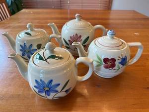 lot 65S image: Set of 4 Vintage USA Floral Teapots