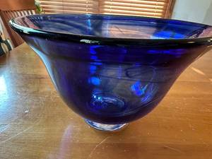 lot 76S image: Large Blue Glass Decorative Bowl 8-inch Heights