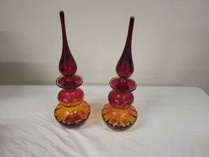 lot 7G image: Pair of Vintage Amberina Glass Decanters with Stoppers