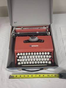 Vintage Sears Courier Portable Typewriter in Carrying Case