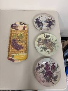 lot 39G image: Set of 5 Decorative Porcelain Plates and Tray with Grape Design