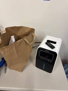 lot 55G image: O2to Oxygen Concentrator with Accessories in Carry Bag