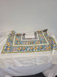 lot 101G image: Vintage Fruit Motif Tablecloth with Border Design