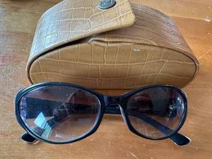 lot 139G image: Tommy Bahama Black Crystal 140 Sunglasses with Case