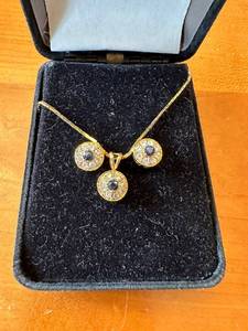 lot 142G image: Gold Necklace and Earring Set with Sapphire Stones