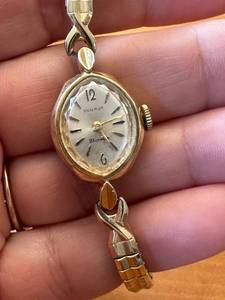 lot 152G image: Benrus 14K Gold Vintage Ladies Wristwatch