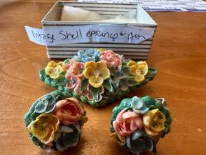 lot 160G image: Vintage Porcelain Floral Shell Earrings and Brooch