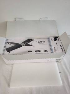 lot 120G image: Parrot Swing Minidrone with Flypad Controller - Like New