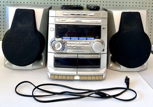 lot 18 image: Philips 3CD Mini Hi-Fi System with Speakers and Remote