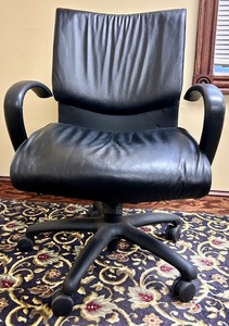 lot 19 image: Black Pleather Executive Office Chair