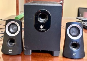 lot 56 image: Logitech Z313 2.1 Speaker System with Subwoofer and Wired Remote