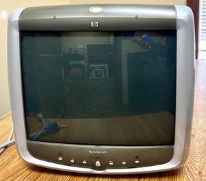 lot 67 image: Used Vintage HP Pavilion M70 CRT Monitor