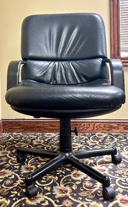 lot 21 image: Black Pleather Office Chair with Swivel Base