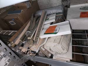 lot 31 image: 3 shelves trim tile