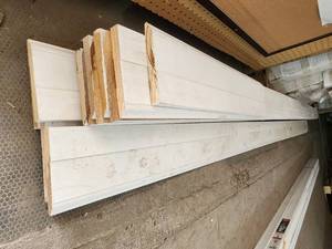 lot 37 image: 6 white base trim