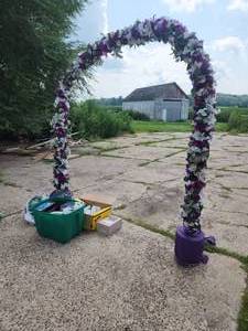 lot 7 image: Wedding arch and decor